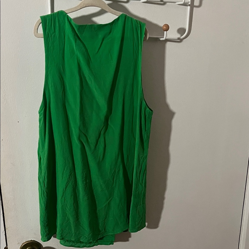 French Connection Vibrant Green 100% silk Sleeveless Blouse - Picture 4 of 4